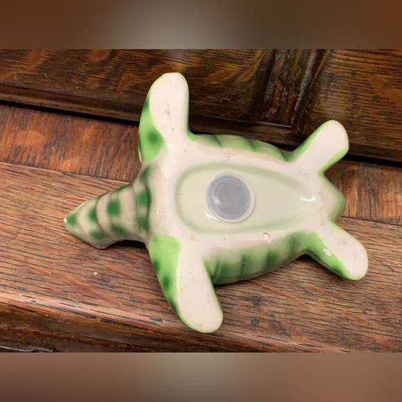 Vintage Green Glazed Ceramic Figural Turtle Shaped Salt Pepper Shaker Figurine - Picture 7 of 14